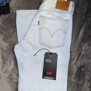 NEW Levi’s Wedgie Jean